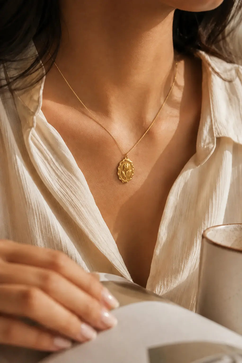 Elegant Cozy Gold Pendant