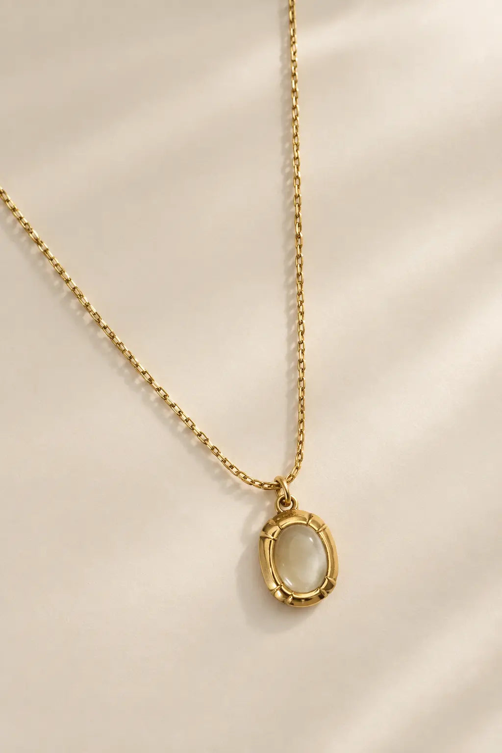 Solara Oval Necklace